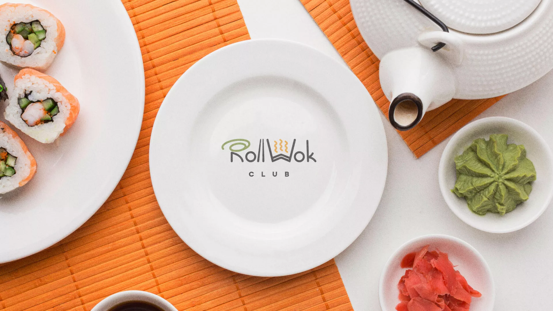 Разработка логотипа и фирменного стиля суши-бара «Roll Wok Club» в Борисоглебске